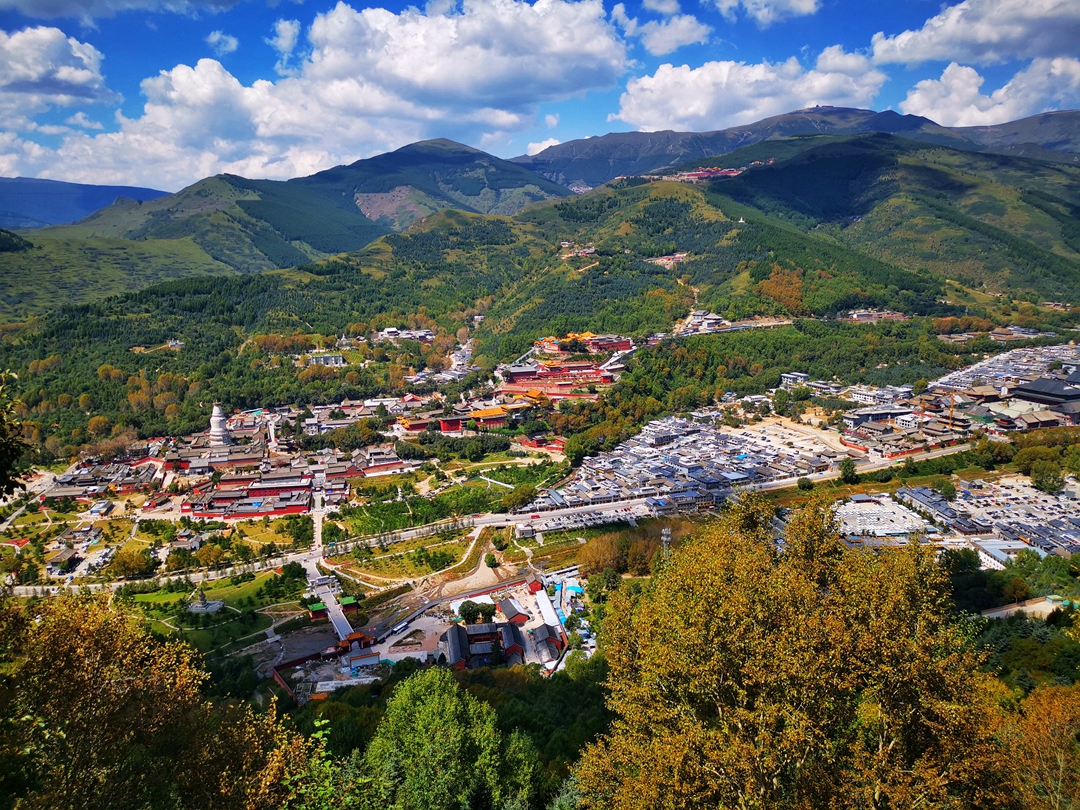 山西五台山简介(世界文化遗产：五台山，佛教四大名山之首)