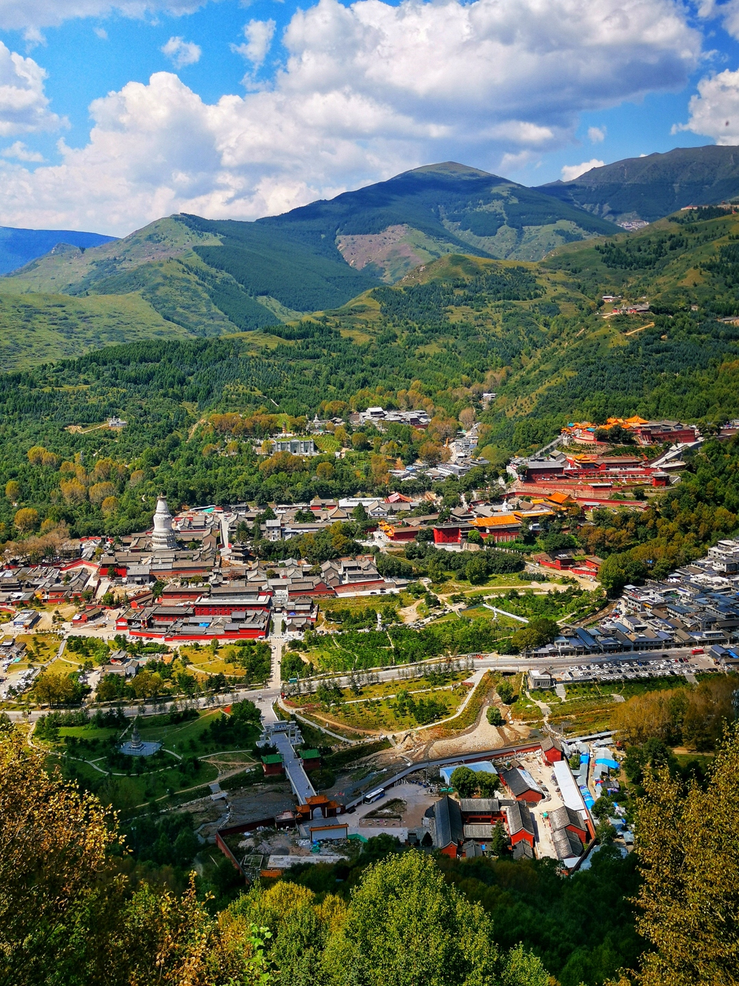 山西五台山简介(世界文化遗产：五台山，佛教四大名山之首)