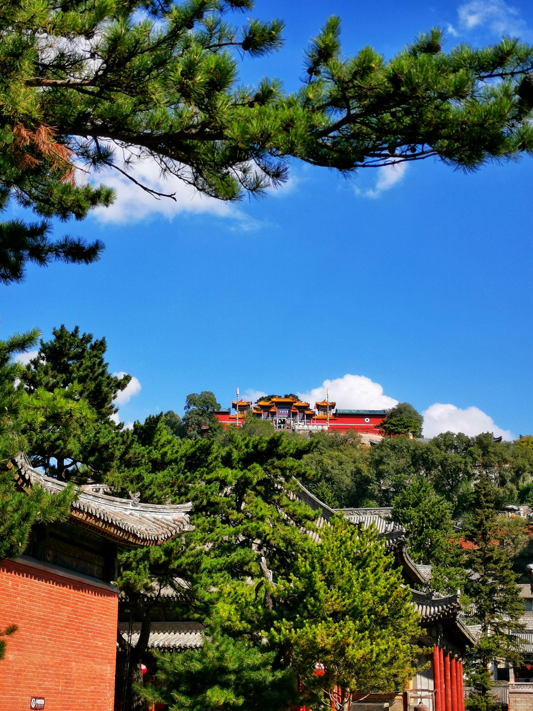 山西五台山简介(世界文化遗产：五台山，佛教四大名山之首)