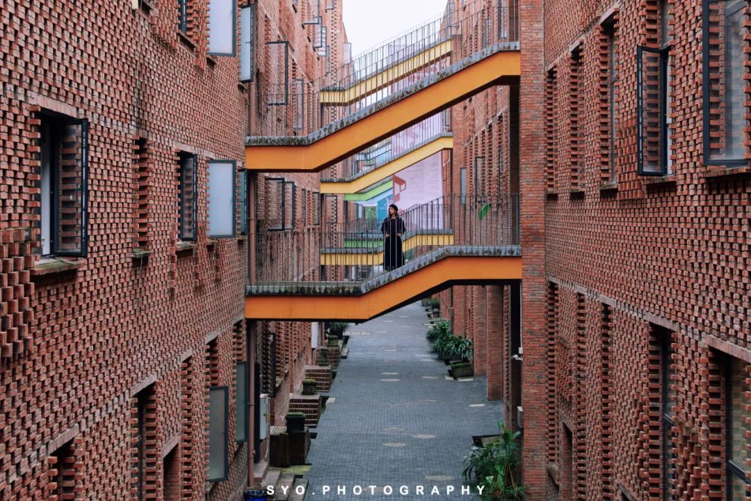 重庆｜在重庆川美学院“遇见”高迪（沙坪坝区一日游）