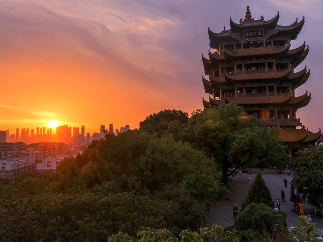 黄鹤楼在哪儿（黄鹤(he)楼在哪里拍照比(bi)较好）-第7张图片-大连信(xin)息网