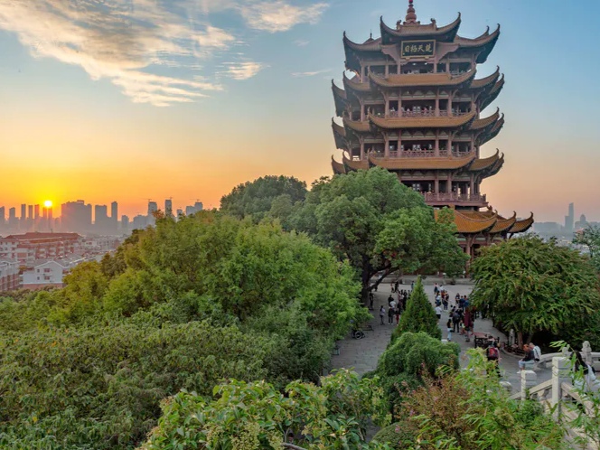 黄鹤楼(lou)在哪儿（黄鹤楼在哪里拍照(zhao)比较好）-第9张图片-大连信息网