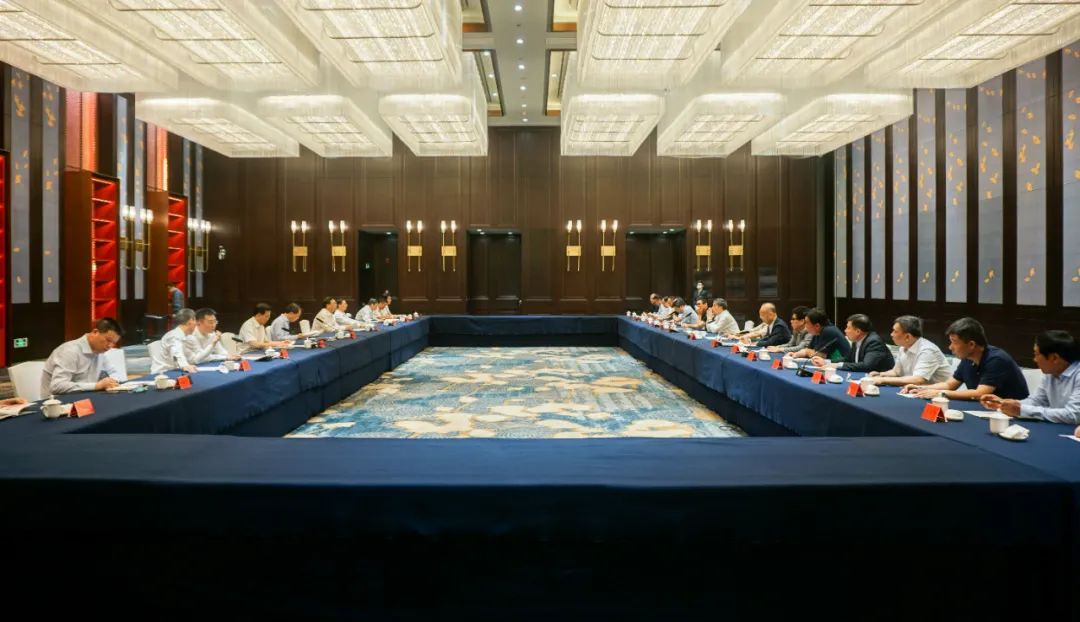 李跃旗共话浙商助力台州汽车产业创新发展
