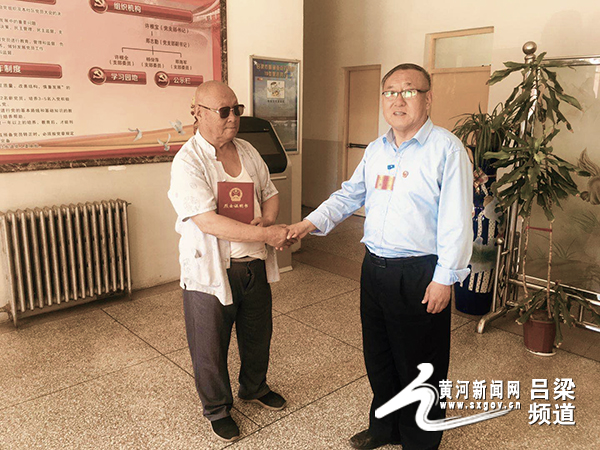 两老人为志愿军烈士寻亲再传捷报