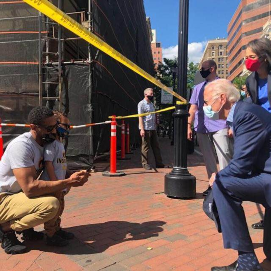 nba今天为什么单膝跪地（国际观察丨美国“黑人之死”引发抗议潮，各地警察为何纷纷单膝下跪？）