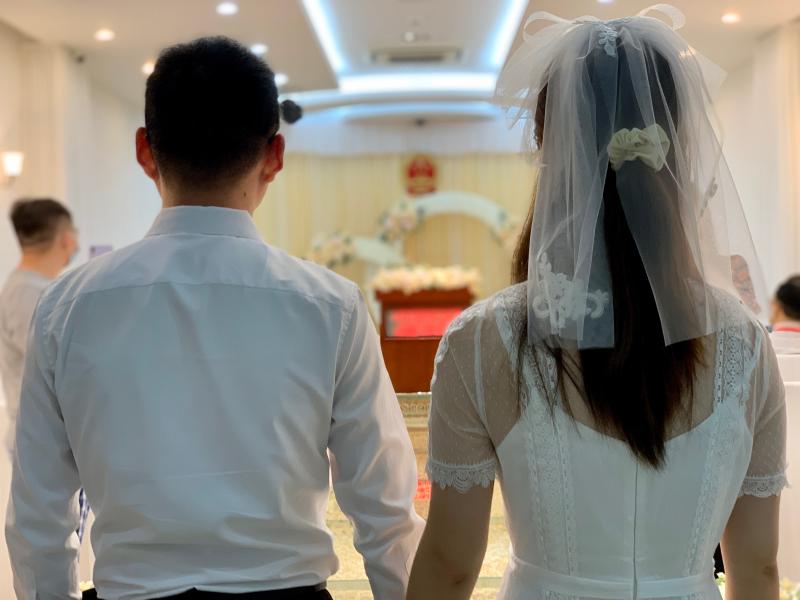 上海解封现报复性离婚潮，号源排到了一月开外，离婚还抢手了？