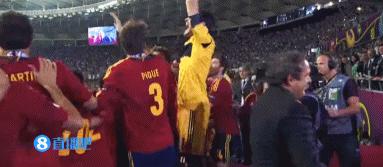 历史上的今天：鼎盛王朝！西班牙四球大胜意大利卫冕欧洲杯