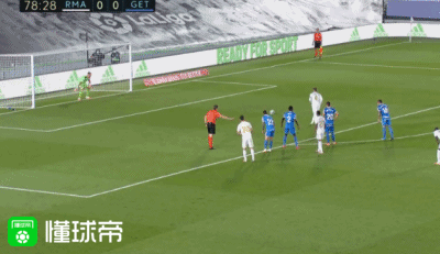 足球点球时可以停顿吗（马卡分析拉莫斯点球命中率高的原因：射门前的小停顿很关键）