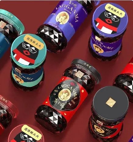 PS法院公章，伪造判决书，这个冒牌律师被判刑！