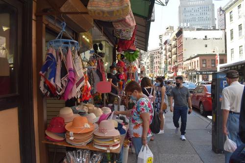美媒：游客不来难以为继 纽约华埠礼品店苦苦支撑