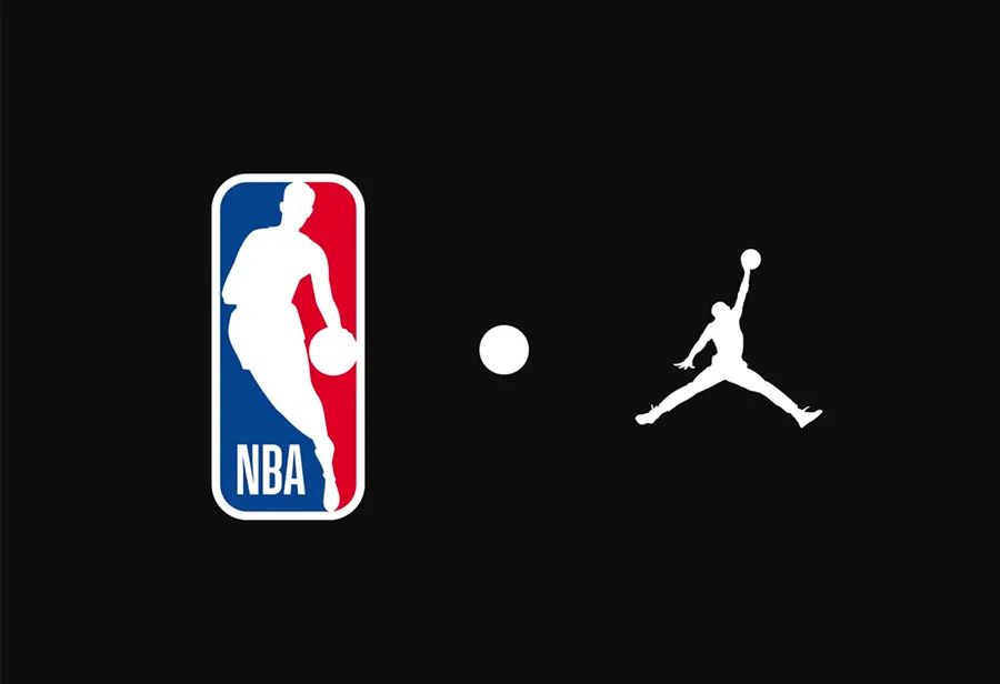 照片左侧的那件球衣(Jordan 为 NBA 各队打造全新球衣！公牛队的太帅了)