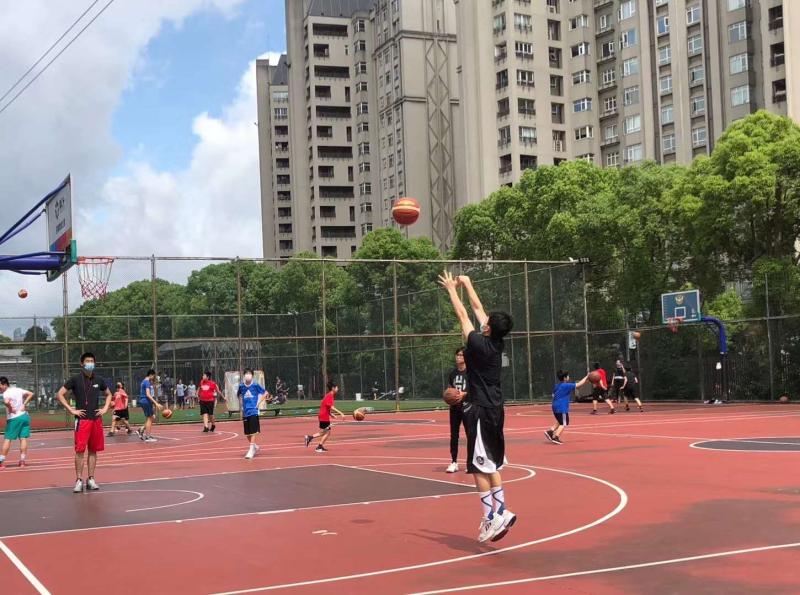 流星雨羽毛球場多少錢（上海寸土寸金，這家民企卻坐擁10個(gè)體育場館，“紅館”是城市運(yùn)動中心模板？）