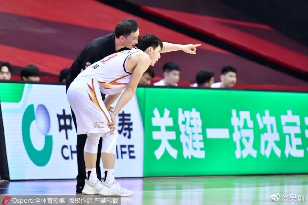 CBA吴前(纵观CBA│一往“吴前”！48分登上热搜，他不仅是富二代)