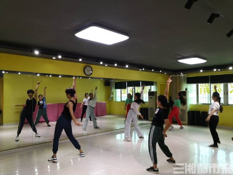 单色国际舞蹈学校，单色舞蹈培训机构在哪里