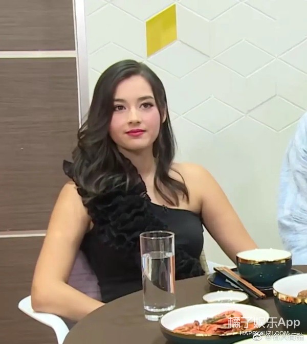 港姐颜值终于回春！混血冠军浓颜制霸全场，亚军被赐名女版金宇彬