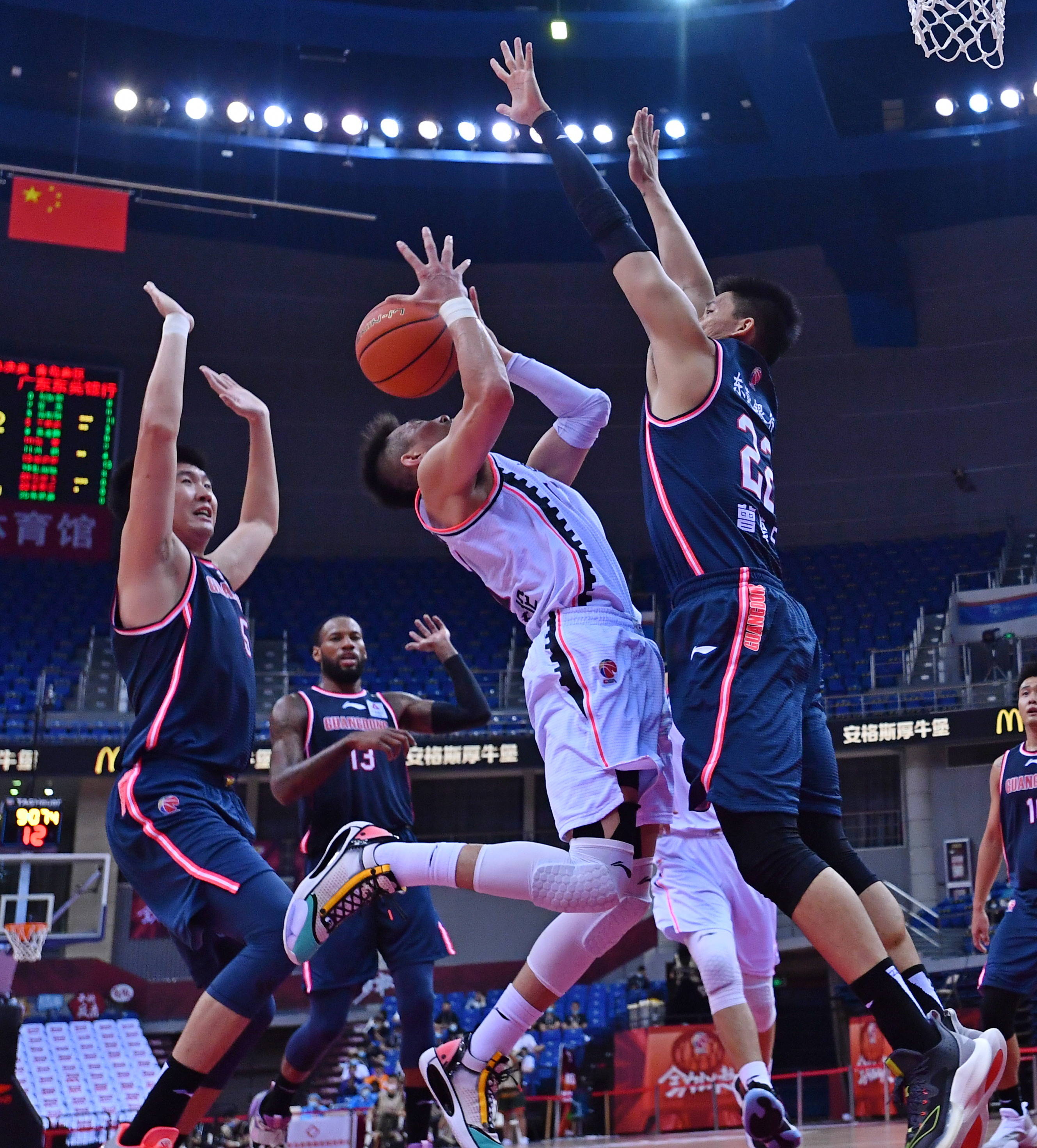 篮球——CBA总决赛第二场：辽宁本钢胜广东东莞银行