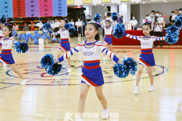 台州高中生篮球比赛哪里看(全省中学生篮球联赛初中女子组比赛昨热情开赛)