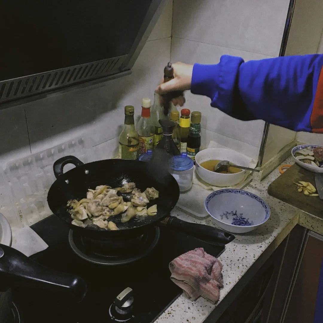 为什么长沙遍地都是穿校服的人？