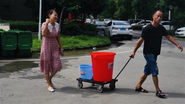 武汉这一区域停水，消防车洒水车跨区送水救急