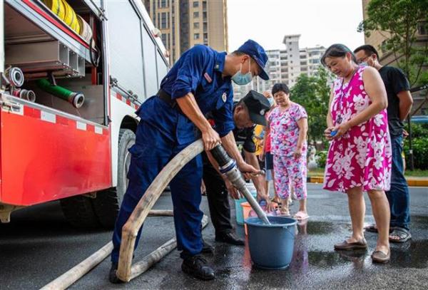 武汉这一区域停水，消防车洒水车跨区送水救急