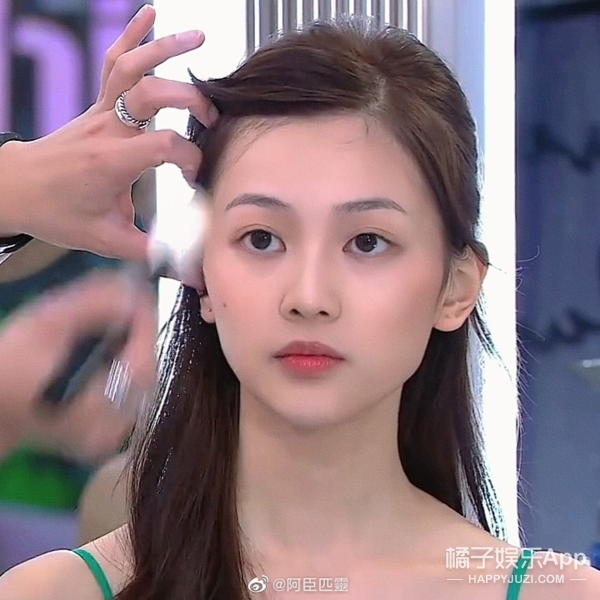 港姐颜值终于回春！混血冠军浓颜制霸全场，亚军被赐名女版金宇彬