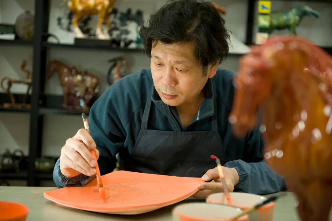 因为他，中国陶瓷美术界“新鲜”的“旧面孔”增加了。