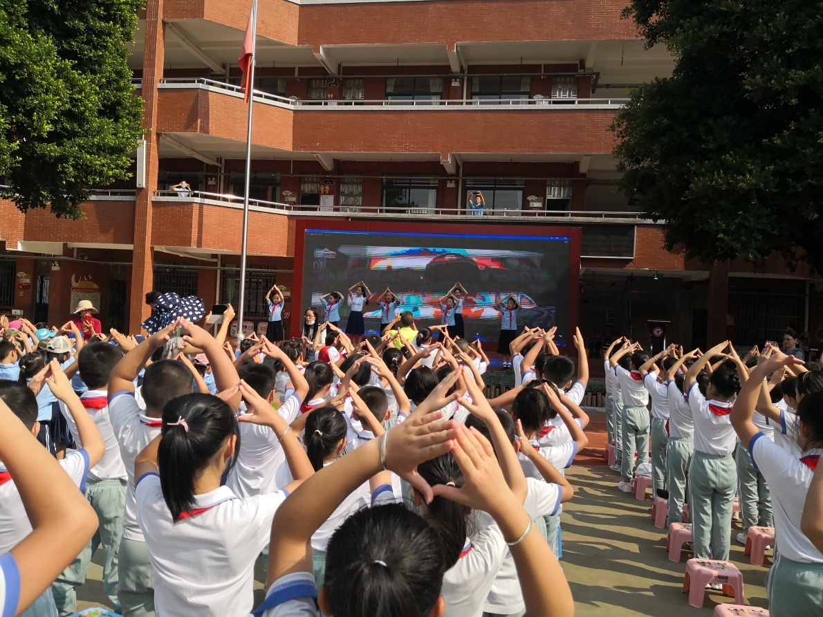 广东足球陈思宇(广州中小学全面开学，粤剧花旦武生都来了)