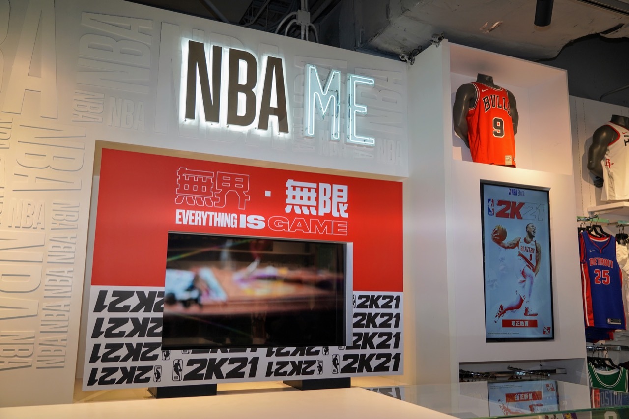 广告nba游戏有哪些(《NBA 2K21》巨幅广告现身台湾NBA专卖店 明星助阵)