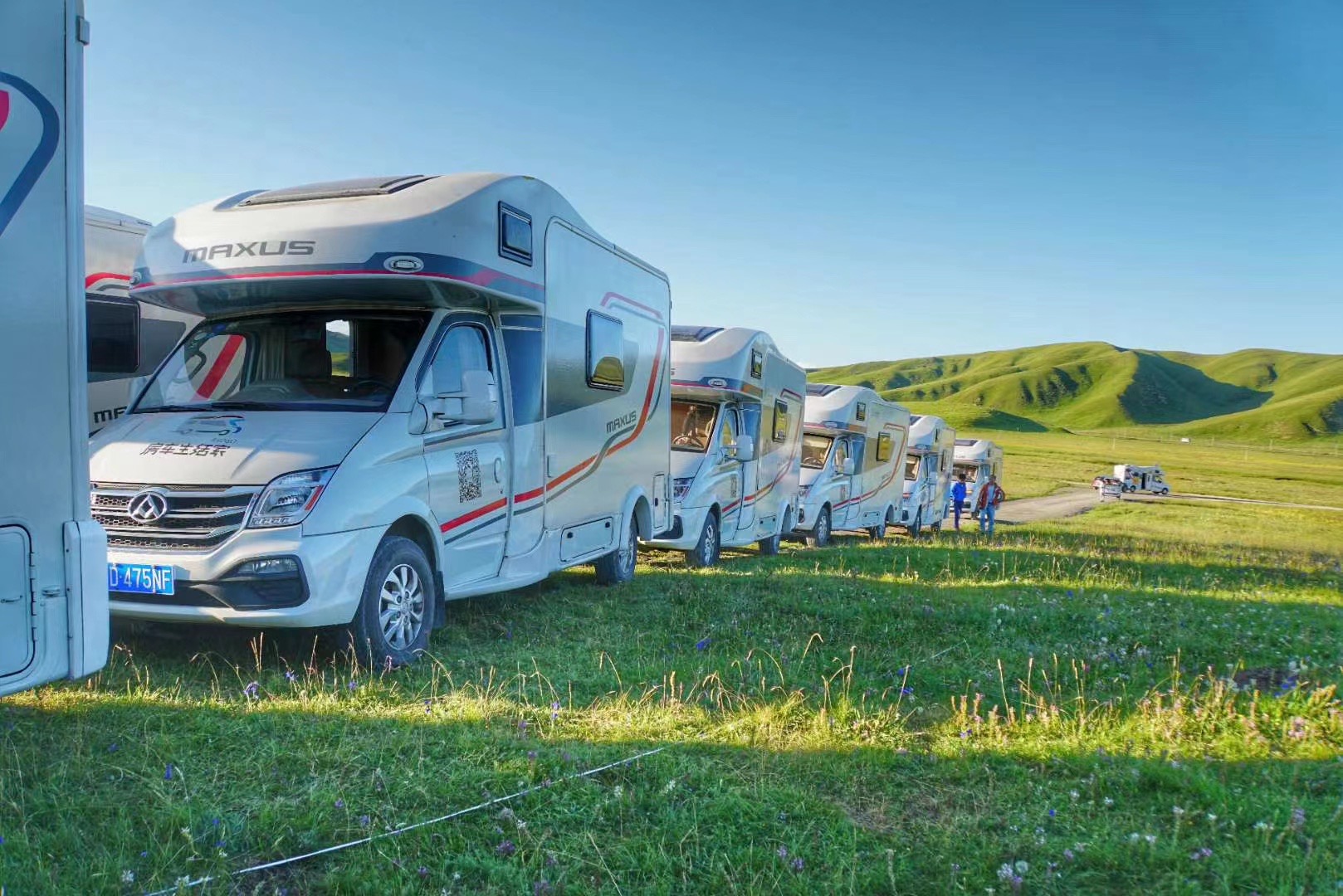 在中国西北，房车旅游正走俏