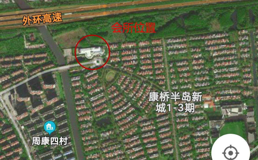 康桥半岛网球场(上海一高档小区会所变教育机构，业主：征得我同意了吗？)