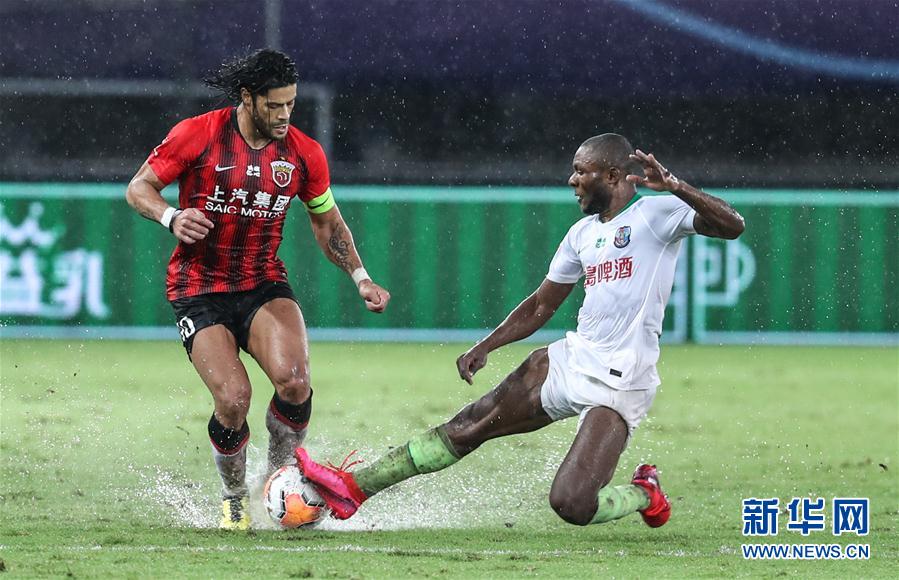 中超上海上港2-1青岛黄海青港战报(中超：上海上港胜青岛黄海青港)