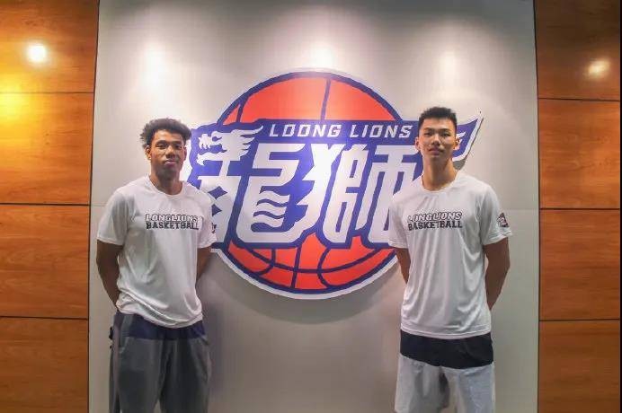 cba榜眼祝铭震哪个队（CBA官微带您了解新秀近况 状元区俊炫体测摸高358cm全队第1）