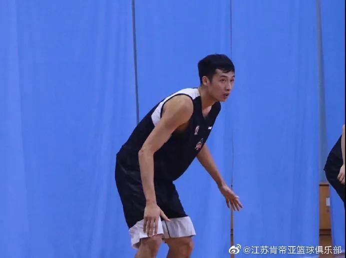 cba榜眼祝铭震哪个队（CBA官微带您了解新秀近况 状元区俊炫体测摸高358cm全队第1）
