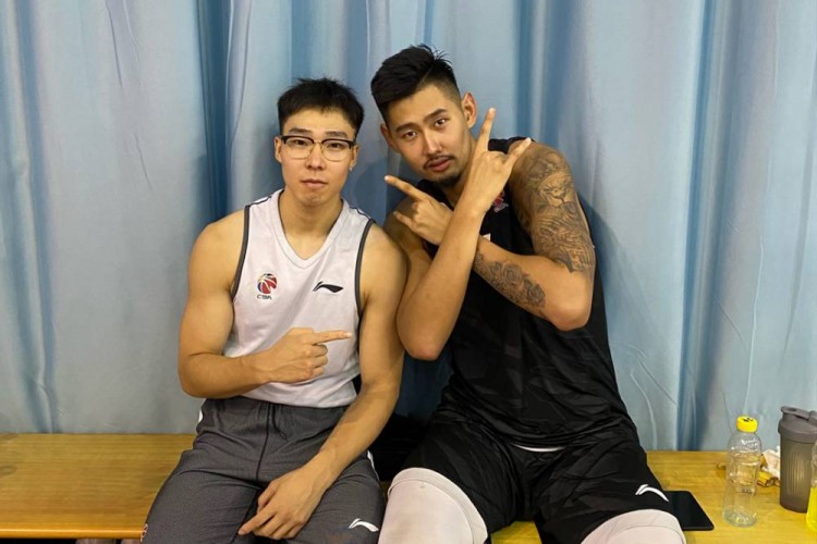 cba榜眼祝铭震哪个队（CBA官微带您了解新秀近况 状元区俊炫体测摸高358cm全队第1）