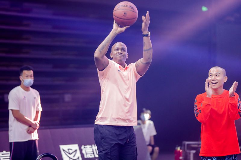 三人篮球赛为什么用nba(NBA 3X三人篮球赛总决赛在沪开战！马布里、SNH48现场助威)