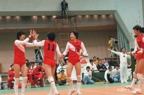 1992年女排奥运会冠军(2004年的中国女排奥运登顶，远比电影《夺冠》更感人)