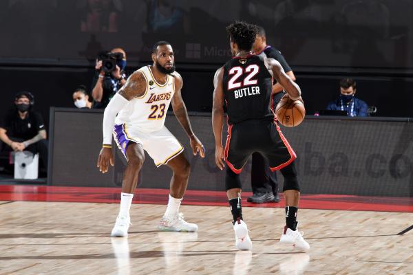 nba热火vs湖人（扳回一城！热火击败湖人，总决赛大比分扳成1比2）