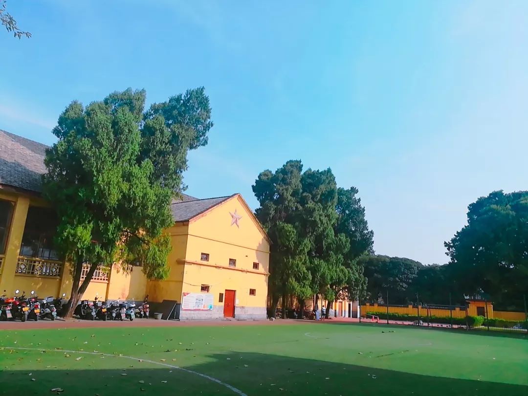 广西师范大学，有点牛