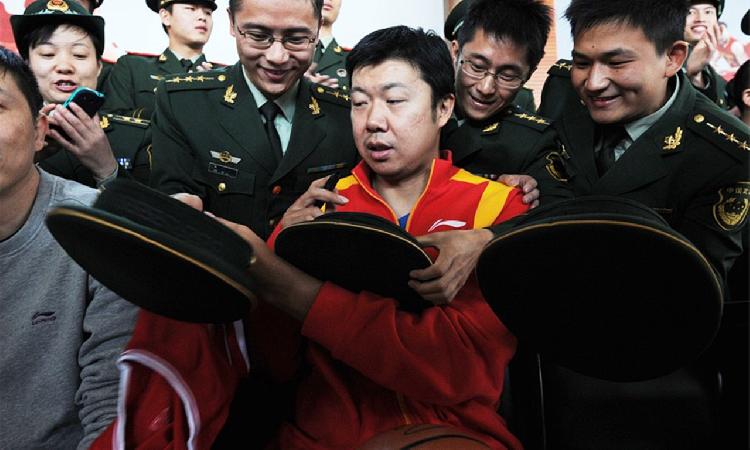 cba八一隊在哪個省（上游觀察｜八一隊退出CBA結束一段傳奇，曾在重慶設立主場，如今球員去向難題待解）