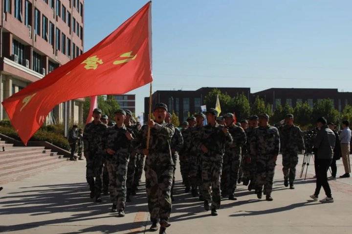 霸气超燃！山东力明科技职业学院新生军训成果汇报