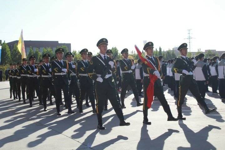 霸气超燃！山东力明科技职业学院新生军训成果汇报