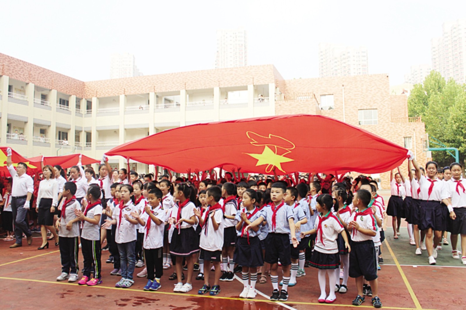 天赋潜能 成人之美——访济南市天成路小学校长姚晶