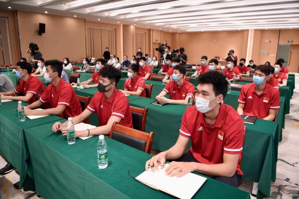 同时具备男女排执教经验，吴胜能否带领中国男排晋级奥运？