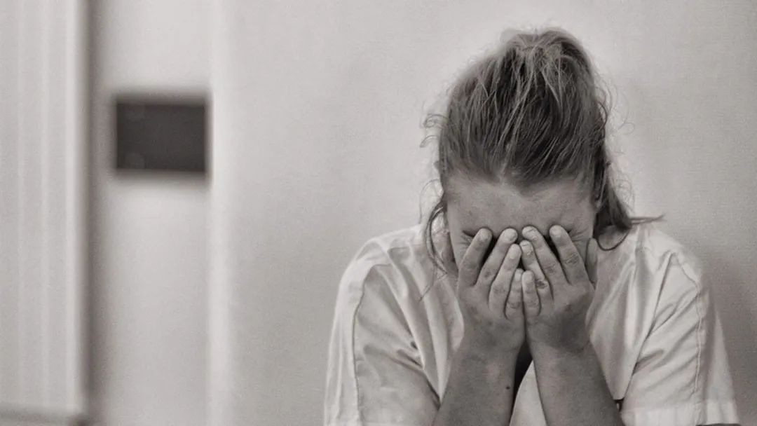 噩梦！巴黎索邦大学医学院2名学生揭露真实实习生活