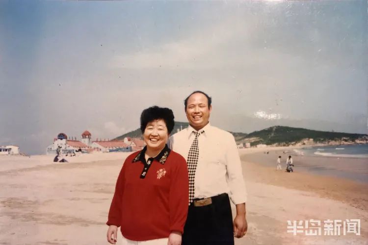 青岛一对夫妻成拆迁网红!手里9套房,开着房车游遍全国!这么多房子…咋来的