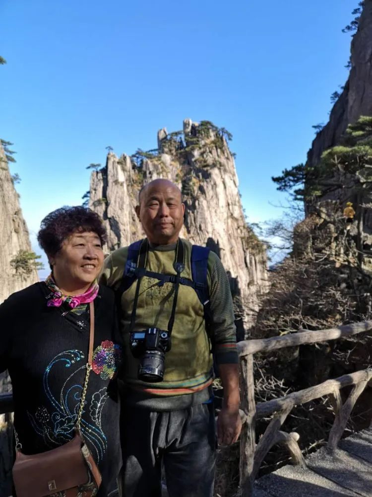 青岛一对夫妻成拆迁网红!手里9套房,开着房车游遍全国!这么多房子…咋来的