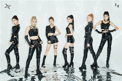 女性团体EVERGLOW首次挑战OST，为韩剧《爱我的间谍》献声。