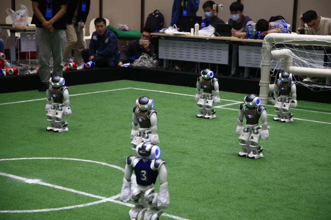 2019robocup世界杯(躺倒也要把球门守住，同济大学机器人零封所有对手夺冠)