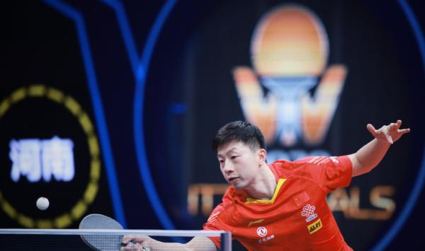 马龙4-1复仇队友樊振东，拿下国际乒联总决赛男单冠军