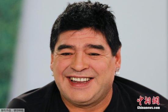 2018年世界杯足球球王是谁（再见迭戈！阿根廷“球王”马拉多纳因心脏骤停去世）